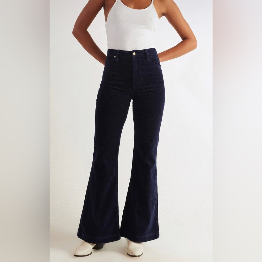 Rolla’s dark blue East Coast Flare size 25